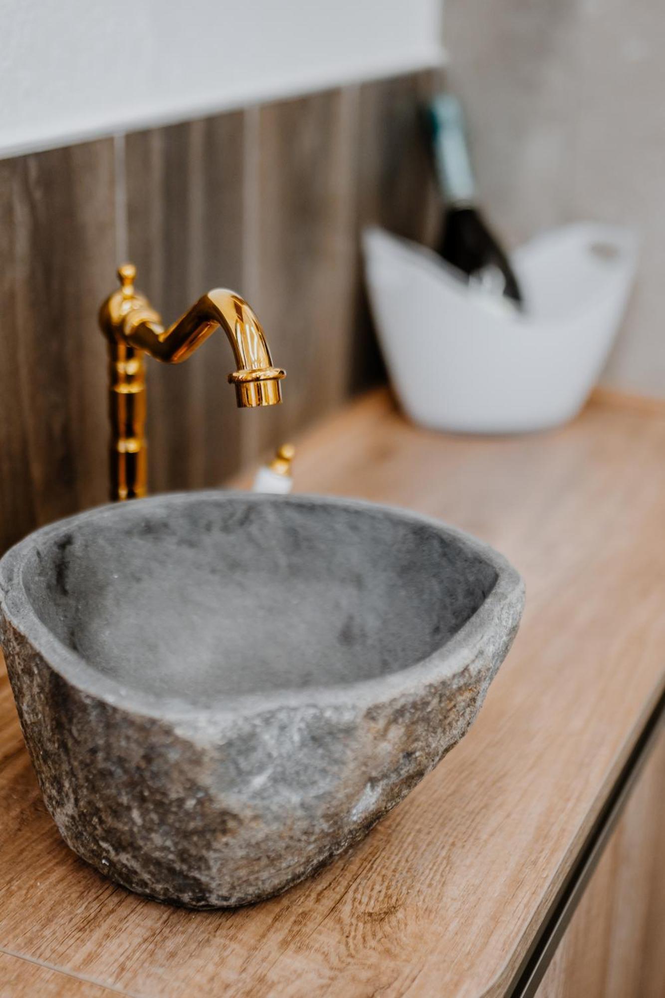 Luxuite Spa Con Piscina E Jacuzzi Alberobello Exterior foto